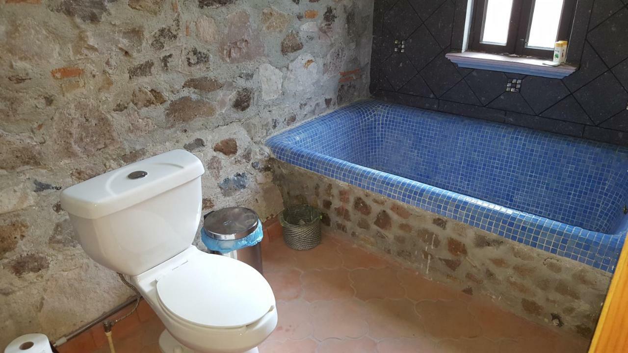 Santa Rosa de Jauregui La Casona Azul Bed N Breakfast מראה חיצוני תמונה