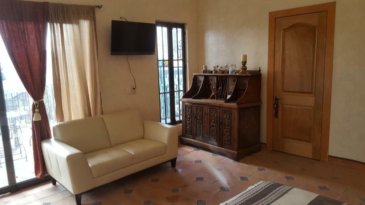 Santa Rosa de Jauregui La Casona Azul Bed N Breakfast מראה חיצוני תמונה
