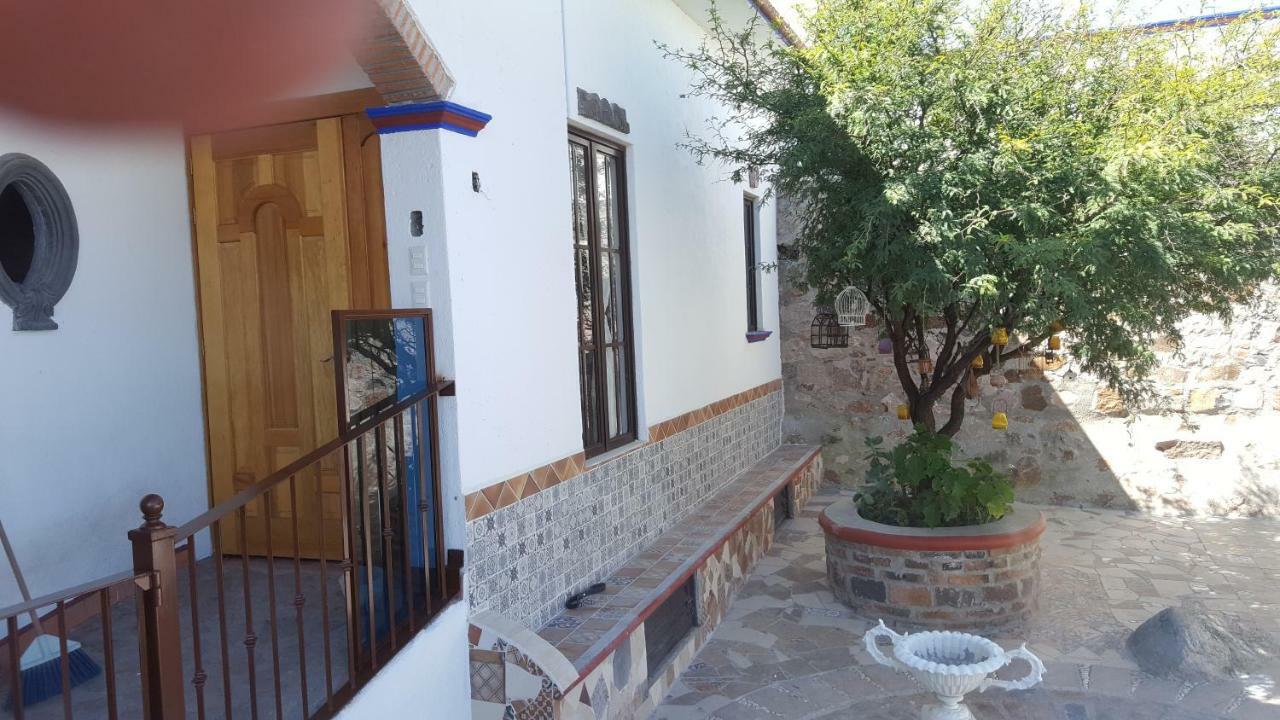 Santa Rosa de Jauregui La Casona Azul Bed N Breakfast מראה חיצוני תמונה
