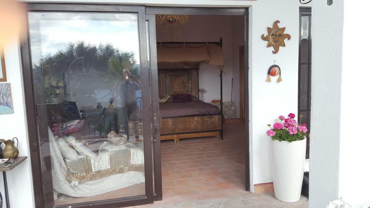 Santa Rosa de Jauregui La Casona Azul Bed N Breakfast מראה חיצוני תמונה
